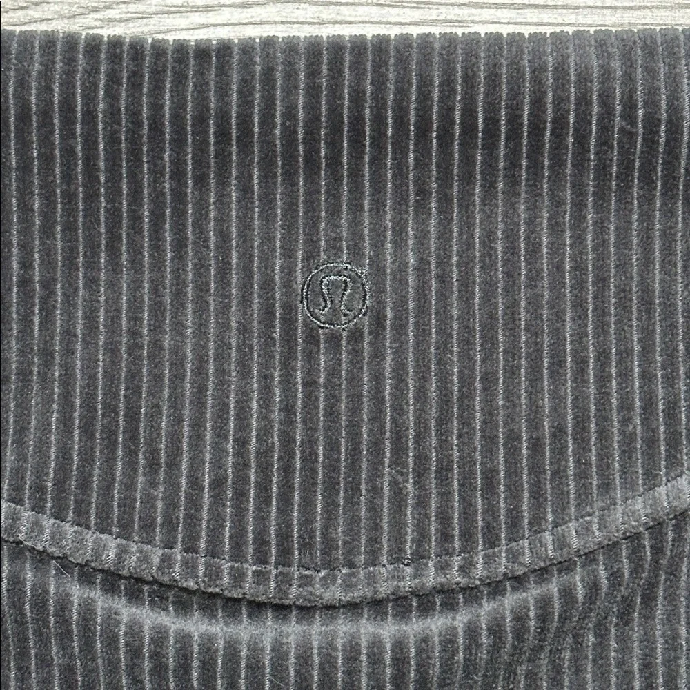 Lululemon Scuba High Rise Mini Skirt Velvet Cord Dark Gray Size‎ 0